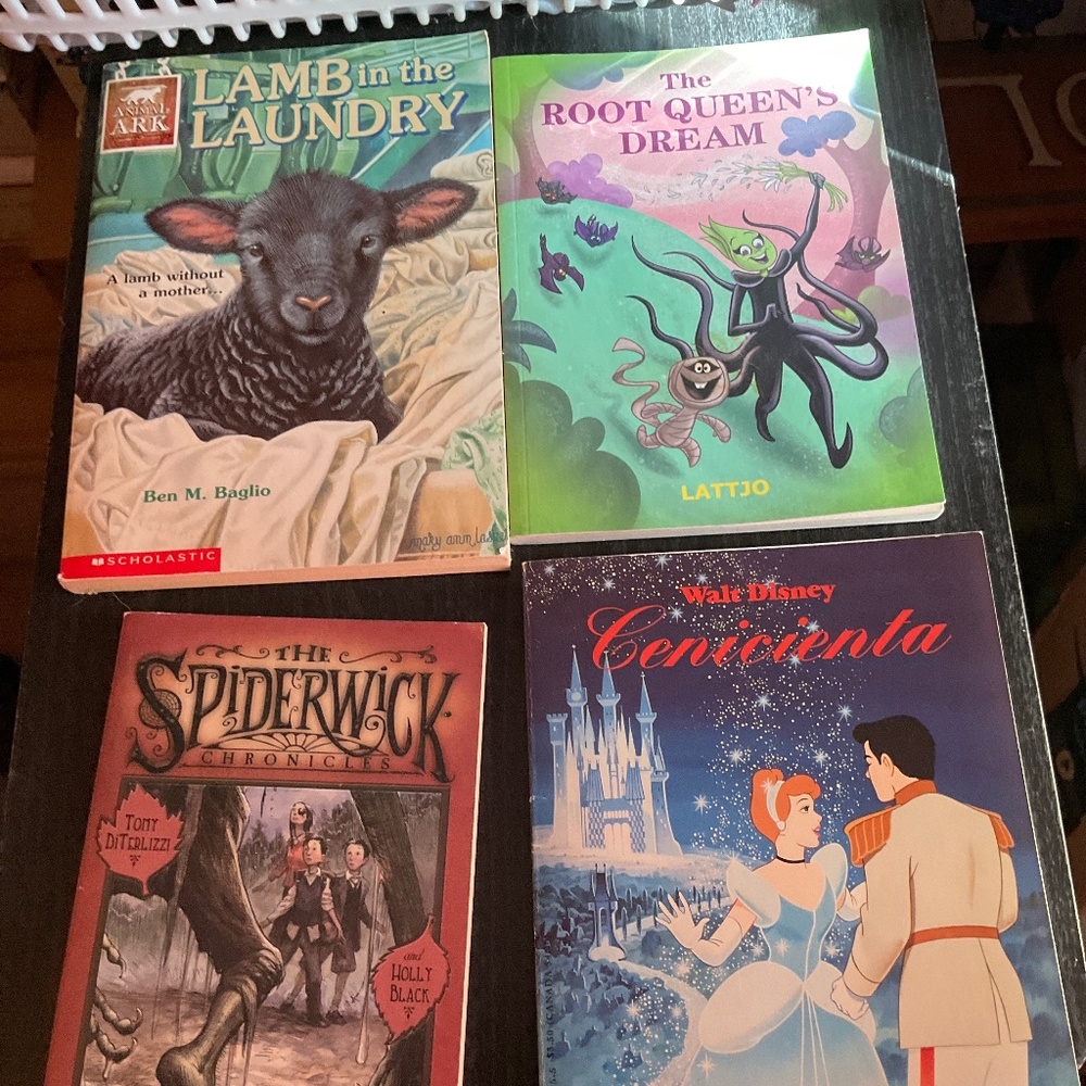 Books (4) - 4 children’s books   K134